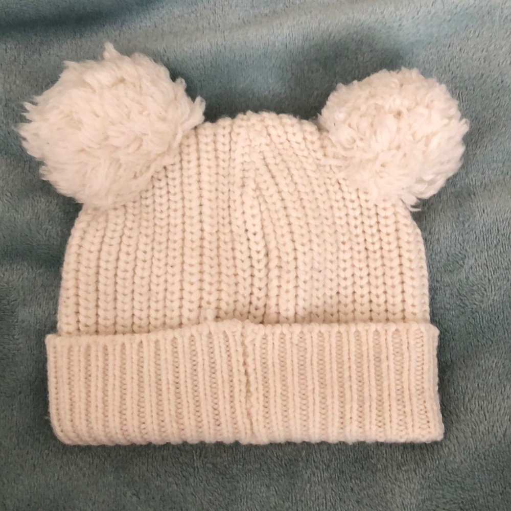 White beanie hat